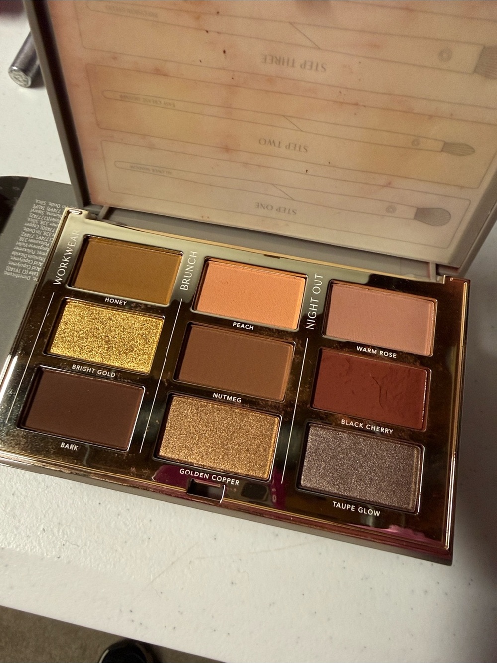 Neutral & Gold Eyeshadow Palette - Peach, Gold, Brown Shades
